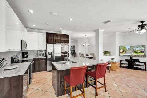 House in Weston, Florida 5 bedrooms, 219.99 sq.m. № 2275891