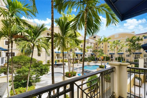 Condo in Miami, Florida, 2 bedrooms  № 1924978 - photo 6