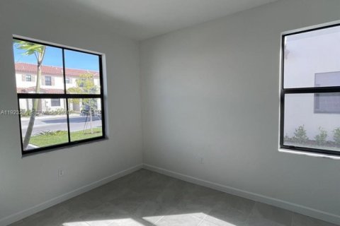 Touwnhouse à vendre à Homestead, Floride: 3 chambres, 123.37 m2 № 2170032 - photo 4