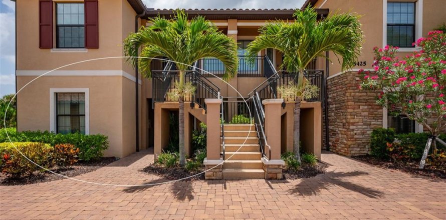 Condo in Sarasota, Florida, 2 bedrooms  № 2199478