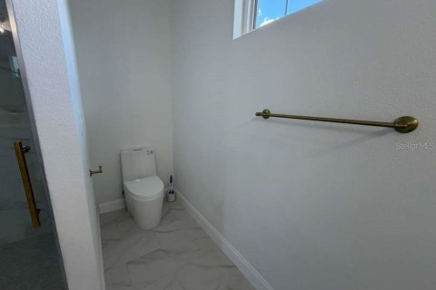 House in North Port, Florida 4 bedrooms, 179.49 sq.m. № 2102470 - photo 25
