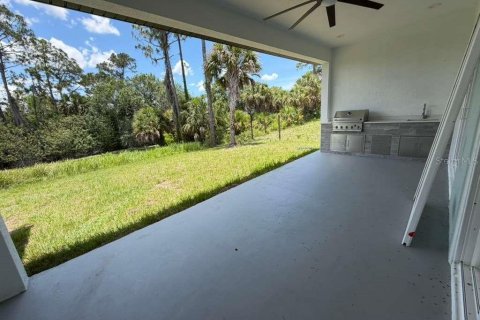 House in North Port, Florida 4 bedrooms, 179.49 sq.m. № 2102470 - photo 29
