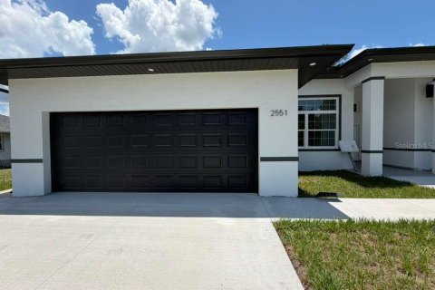 House in North Port, Florida 4 bedrooms, 179.49 sq.m. № 2102470 - photo 2