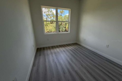 House in North Port, Florida 4 bedrooms, 179.49 sq.m. № 2102470 - photo 16