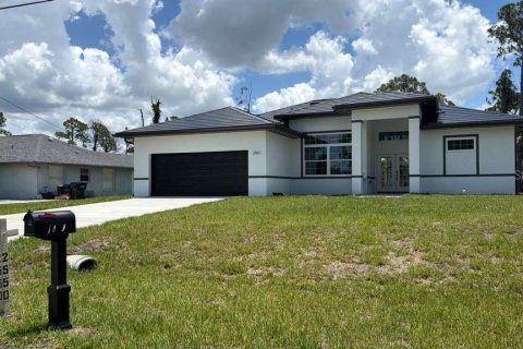 House in North Port, Florida 4 bedrooms, 179.49 sq.m. № 2102470