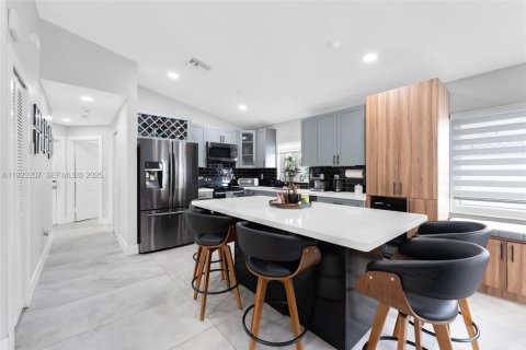 Villa ou maison à vendre à Pembroke Pines, Floride: 3 chambres, 131.18 m2 № 1977331 - photo 8