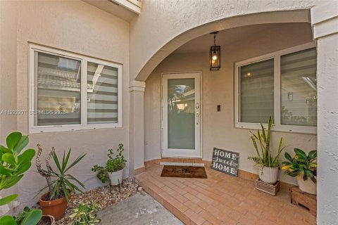 Villa ou maison à vendre à Pembroke Pines, Floride: 3 chambres, 131.18 m2 № 1977331 - photo 3