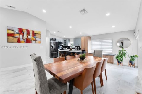 Villa ou maison à vendre à Pembroke Pines, Floride: 3 chambres, 131.18 m2 № 1977331 - photo 7