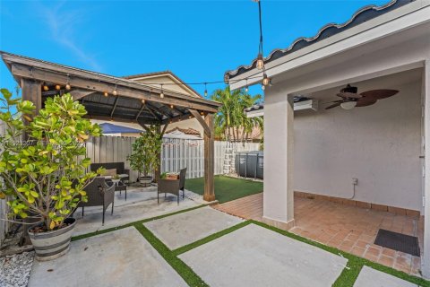 Villa ou maison à vendre à Pembroke Pines, Floride: 3 chambres, 131.18 m2 № 1977331 - photo 24