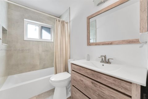 Villa ou maison à vendre à Pembroke Pines, Floride: 3 chambres, 131.18 m2 № 1977331 - photo 12