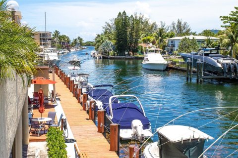 Condominio en alquiler en North Miami, Florida, 2 dormitorios, 92.53 m2 № 1996900 - foto 20