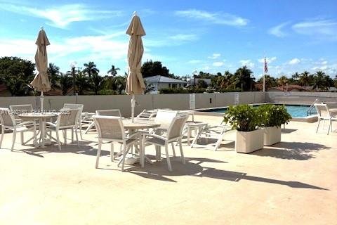 Condominio en alquiler en North Miami, Florida, 2 dormitorios, 92.53 m2 № 1996900 - foto 29