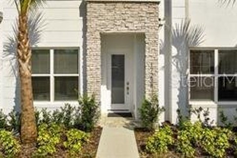 Touwnhouse à vendre à Clermont, Floride: 4 chambres, 175.4 m2 № 1526650 - photo 1