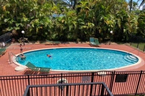 Купить кондоминиум в Холливуд, Флорида 1 спальня, 63.17м2, № 2044220 - фото 7