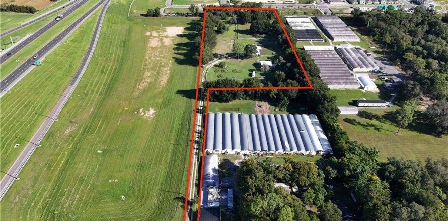 Commercial property in Apopka, Florida № 1417641