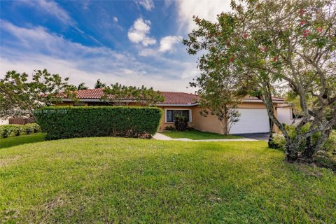 House in Plantation, Florida 3 bedrooms, 195.65 sq.m. № 1970060 - photo 4