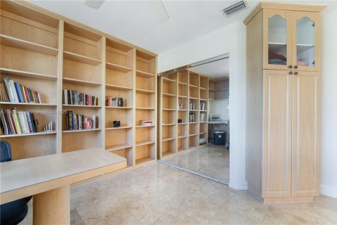 Casa en venta en Miami, Florida, 3 dormitorios, 184.41 m2 № 1952014 - foto 24