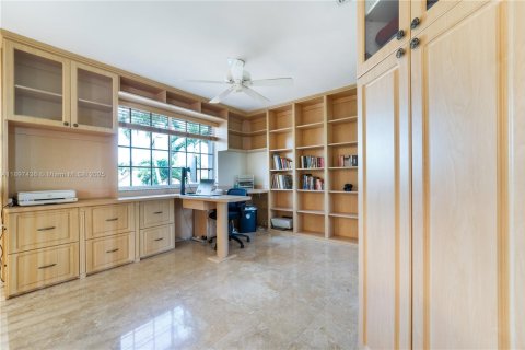 Casa en venta en Miami, Florida, 3 dormitorios, 184.41 m2 № 1952014 - foto 25