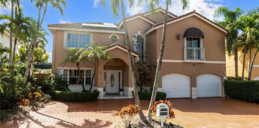 Casa en Miami, Florida 3 dormitorios, 184.41 m2 № 1952014