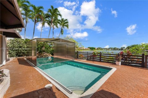 Casa en venta en Miami, Florida, 3 dormitorios, 184.41 m2 № 1952014 - foto 4