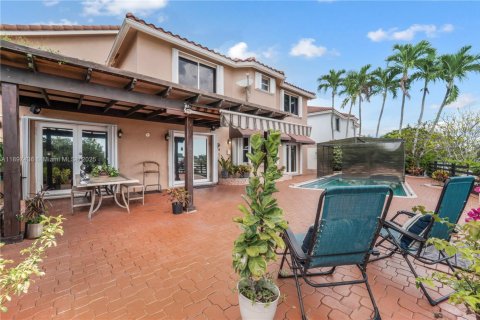 Casa en venta en Miami, Florida, 3 dormitorios, 184.41 m2 № 1952014 - foto 2