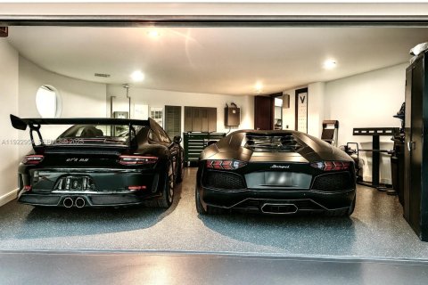 Casa en venta en North Miami Beach, Florida, 6 dormitorios № 2082824 - foto 5