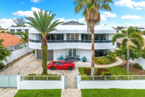 Casa en venta en North Miami Beach, Florida, 6 dormitorios № 2082824 - foto 3