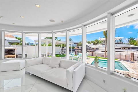 Casa en venta en North Miami Beach, Florida, 6 dormitorios № 2082824 - foto 14