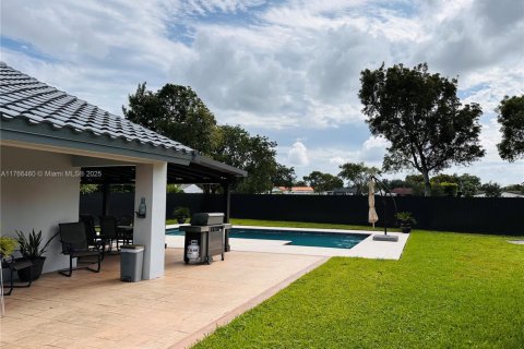 Casa en venta en Miami, Florida, 4 dormitorios, 186.08 m2 № 1738686 - foto 14