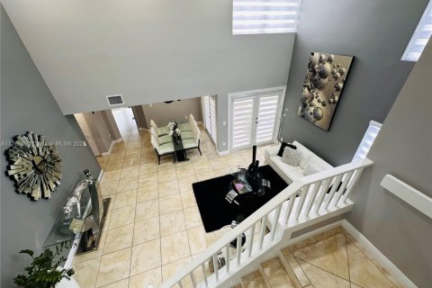 Casa en venta en Miami, Florida, 4 dormitorios, 186.08 m2 № 1738686 - foto 5