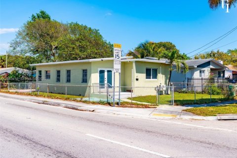 Casa en venta en Miami, Florida, 3 dormitorios, 109.35 m2 № 2050986 - foto 17