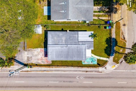 Casa en venta en Miami, Florida, 3 dormitorios, 109.35 m2 № 2050986 - foto 19