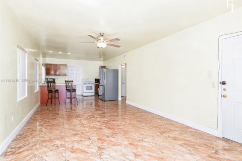 Casa en venta en Miami, Florida, 3 dormitorios, 109.35 m2 № 2050986 - foto 6