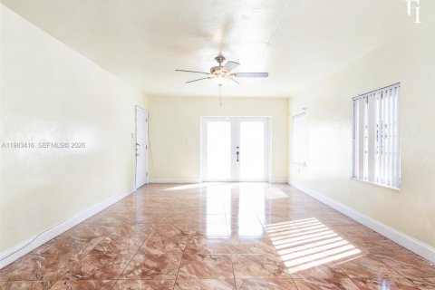 Casa en venta en Miami, Florida, 3 dormitorios, 109.35 m2 № 2050986 - foto 5