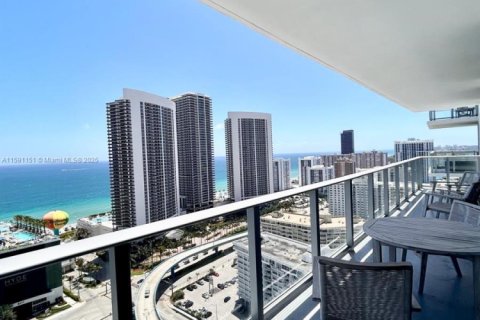 Condominio en venta en Hollywood, Florida, 2 dormitorios, 98.01 m2 № 2034146 - foto 2