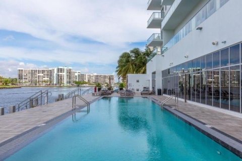 Condominio en venta en Hollywood, Florida, 2 dormitorios, 98.01 m2 № 2034146 - foto 5