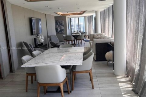 Condominio en venta en Hollywood, Florida, 2 dormitorios, 98.01 m2 № 2034146 - foto 16