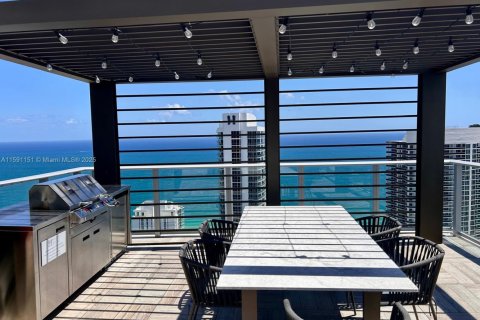 Condominio en venta en Hollywood, Florida, 2 dormitorios, 98.01 m2 № 2034146 - foto 9