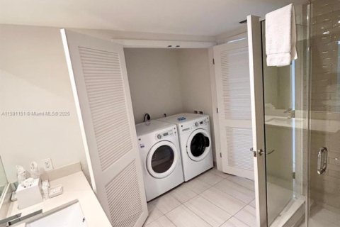 Condominio en venta en Hollywood, Florida, 2 dormitorios, 98.01 m2 № 2034146 - foto 23