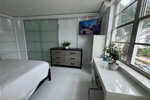 Copropriété à louer à Miami Beach, Floride: 1 chambre, 84.54 m2 № 1878595 - photo 17