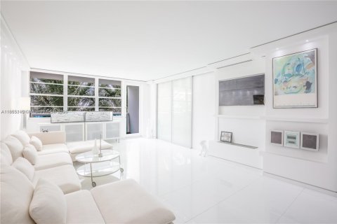 Copropriété à louer à Miami Beach, Floride: 1 chambre, 84.54 m2 № 1878595 - photo 4