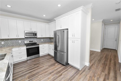 House in Saint Petersburg, Florida 3 bedrooms, 167.22 sq.m. № 2239727 - photo 19