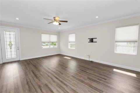 House in Saint Petersburg, Florida 3 bedrooms, 167.22 sq.m. № 2239727 - photo 9