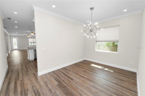 House in Saint Petersburg, Florida 3 bedrooms, 167.22 sq.m. № 2239727 - photo 21
