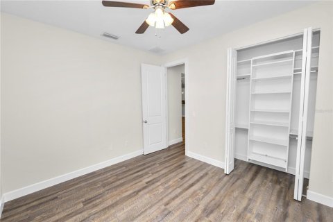 House in Saint Petersburg, Florida 3 bedrooms, 167.22 sq.m. № 2239727 - photo 14