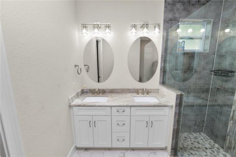 House in Saint Petersburg, Florida 3 bedrooms, 167.22 sq.m. № 2239727 - photo 28
