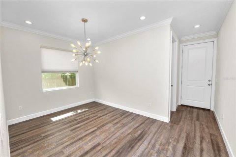 House in Saint Petersburg, Florida 3 bedrooms, 167.22 sq.m. № 2239727 - photo 22