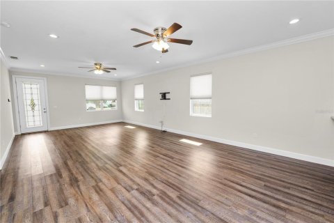 House in Saint Petersburg, Florida 3 bedrooms, 167.22 sq.m. № 2239727 - photo 8