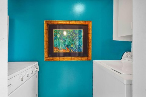 Townhouse in Palm Beach Gardens, Florida 2 bedrooms, 110 sq.m. № 1041017 - photo 1