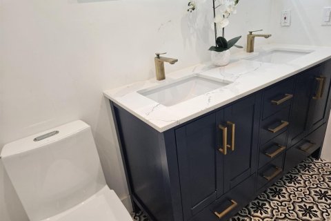 Купить таунхаус в Майами, Флорида 3 комнаты, 155.8м2, № 2146916 - фото 11